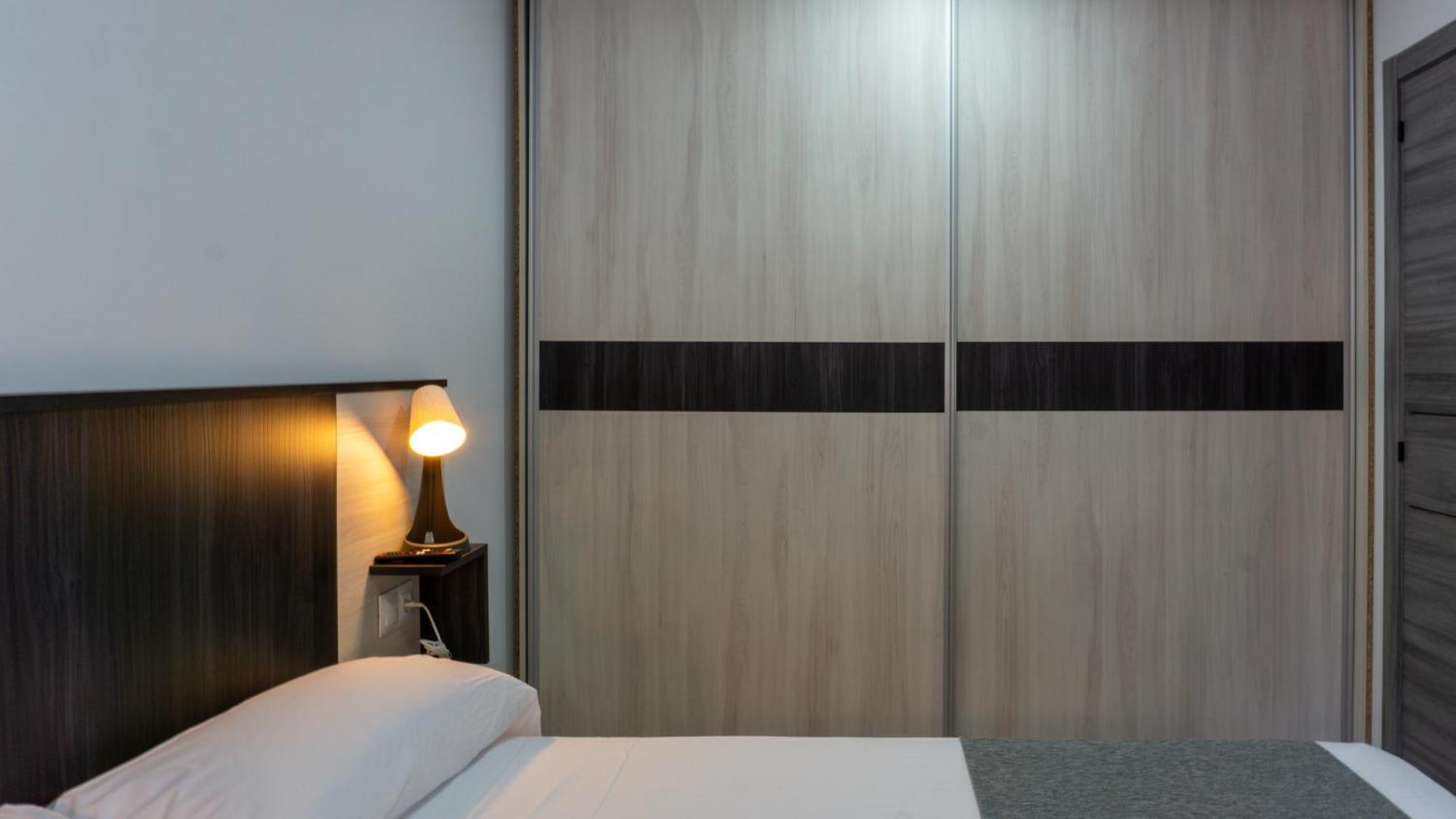 Benahavis Iii Airport Apartment *